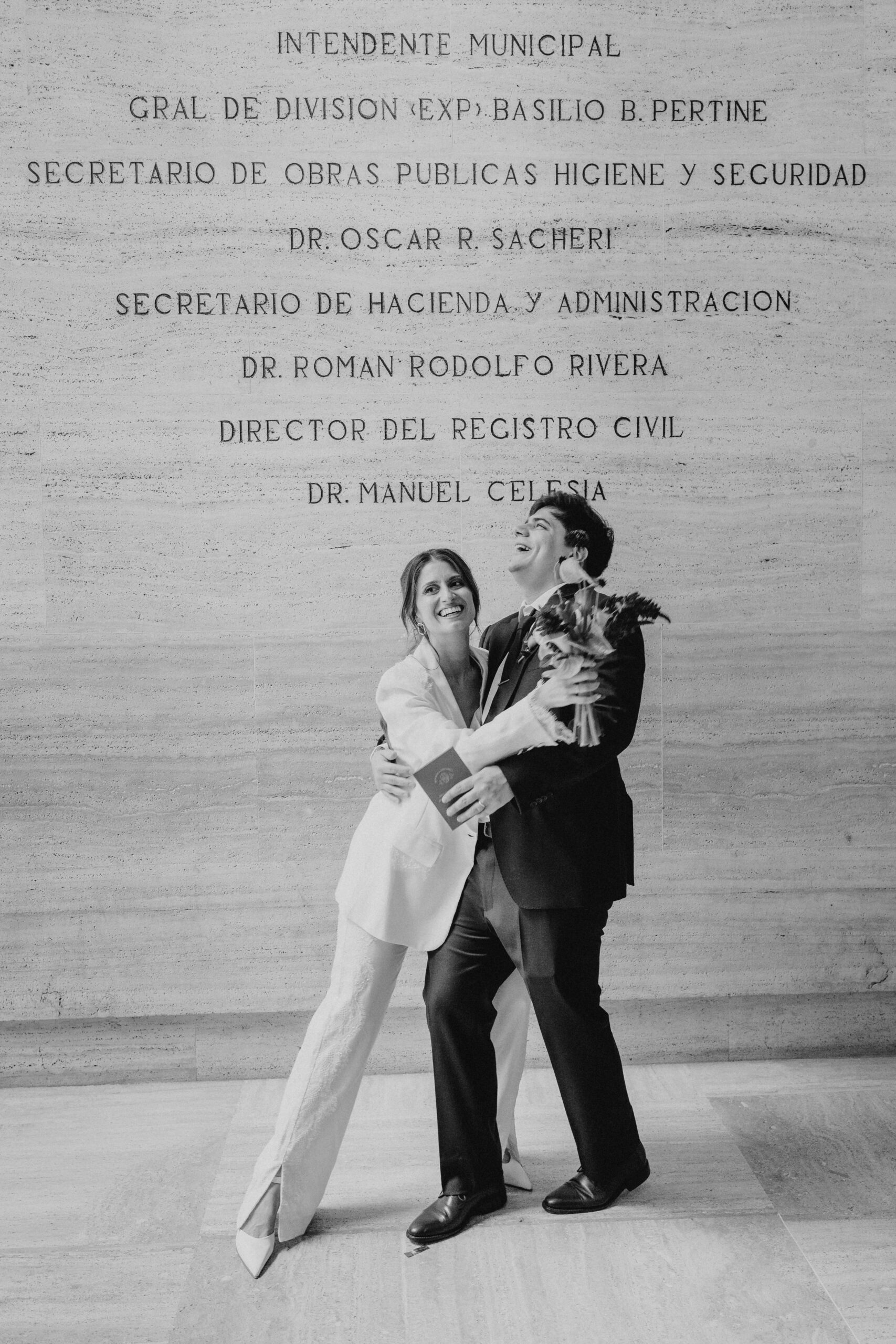 Retrato de la pareja recién casada en la ceremonia civil, Buenos Aires